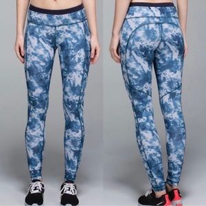 Lululemon Tie Dye Speed‎ Tight Leggings. Size 4